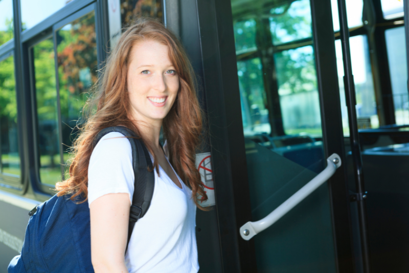 Renta de camiones para traslados de estudiantes en Monterrey